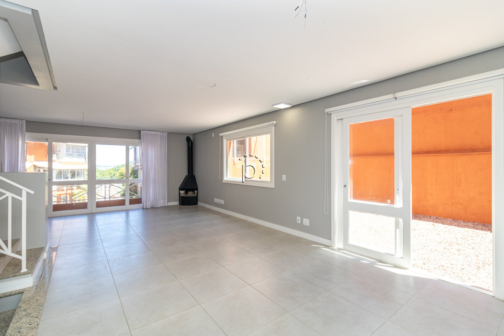 Casa em Condomínio à venda com 253m², 4 quartos, 1 suíte, 3 vagas no bairro Vila Assunção em Porto Alegre - Foto 3