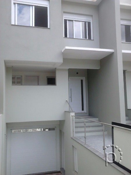 Casa à venda com 199m², 3 quartos, 1 suíte, 3 vagas no bairro Espirito Santo em Porto Alegre - Foto 2