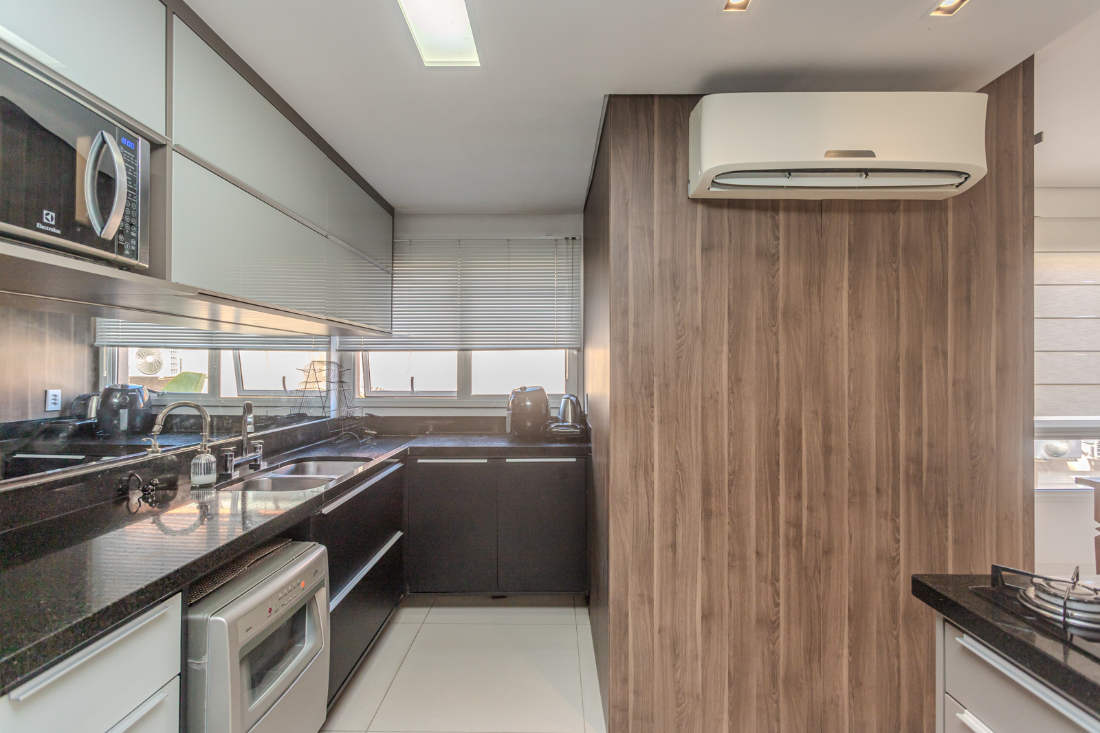 Casa em Condomínio à venda com 230m², 3 quartos, 3 suítes, 2 vagas no bairro Pedra Redonda em Porto Alegre - Foto 30