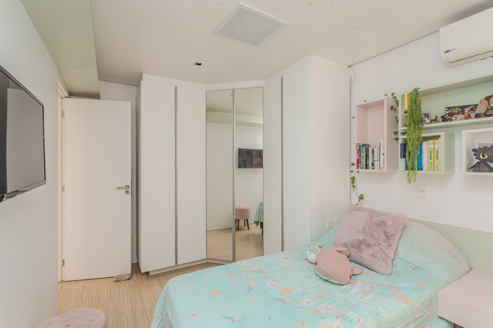 Casa em Condomínio à venda com 230m², 3 quartos, 3 suítes, 2 vagas no bairro Pedra Redonda em Porto Alegre - Foto 36