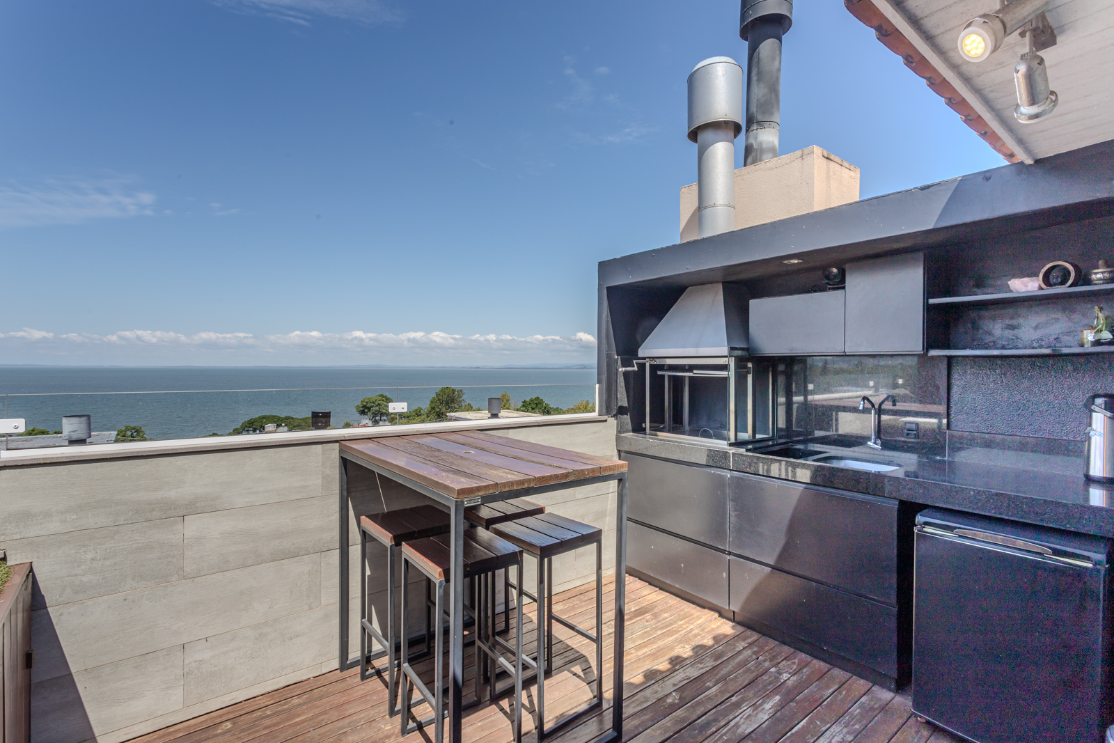 Casa em Condomínio à venda com 230m², 3 quartos, 3 suítes, 2 vagas no bairro Pedra Redonda em Porto Alegre - Foto 2