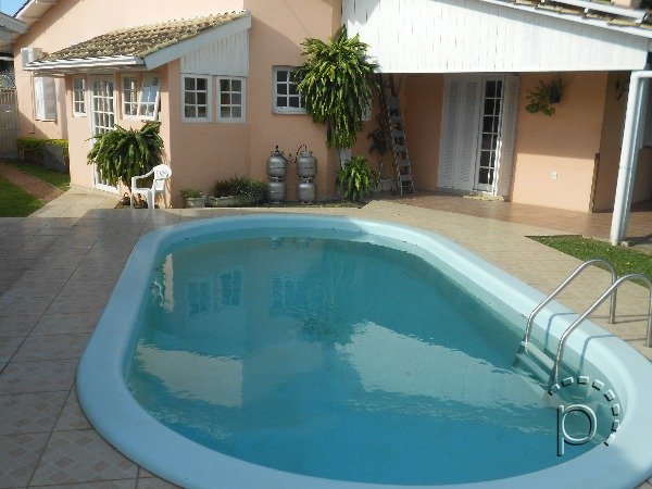 Casa à venda com 182m², 3 quartos, 1 suíte, 3 vagas no bairro Ipanema em Porto Alegre