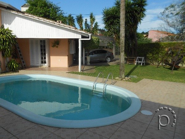 Casa à venda com 182m², 3 quartos, 1 suíte, 3 vagas no bairro Ipanema em Porto Alegre - Foto 2