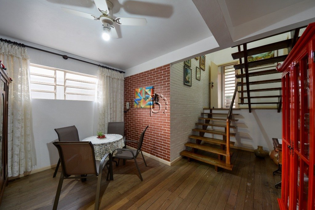 Casa à venda com 480m², 6 quartos, 3 suítes, 3 vagas no bairro Vila Assunção em Porto Alegre - Foto 4