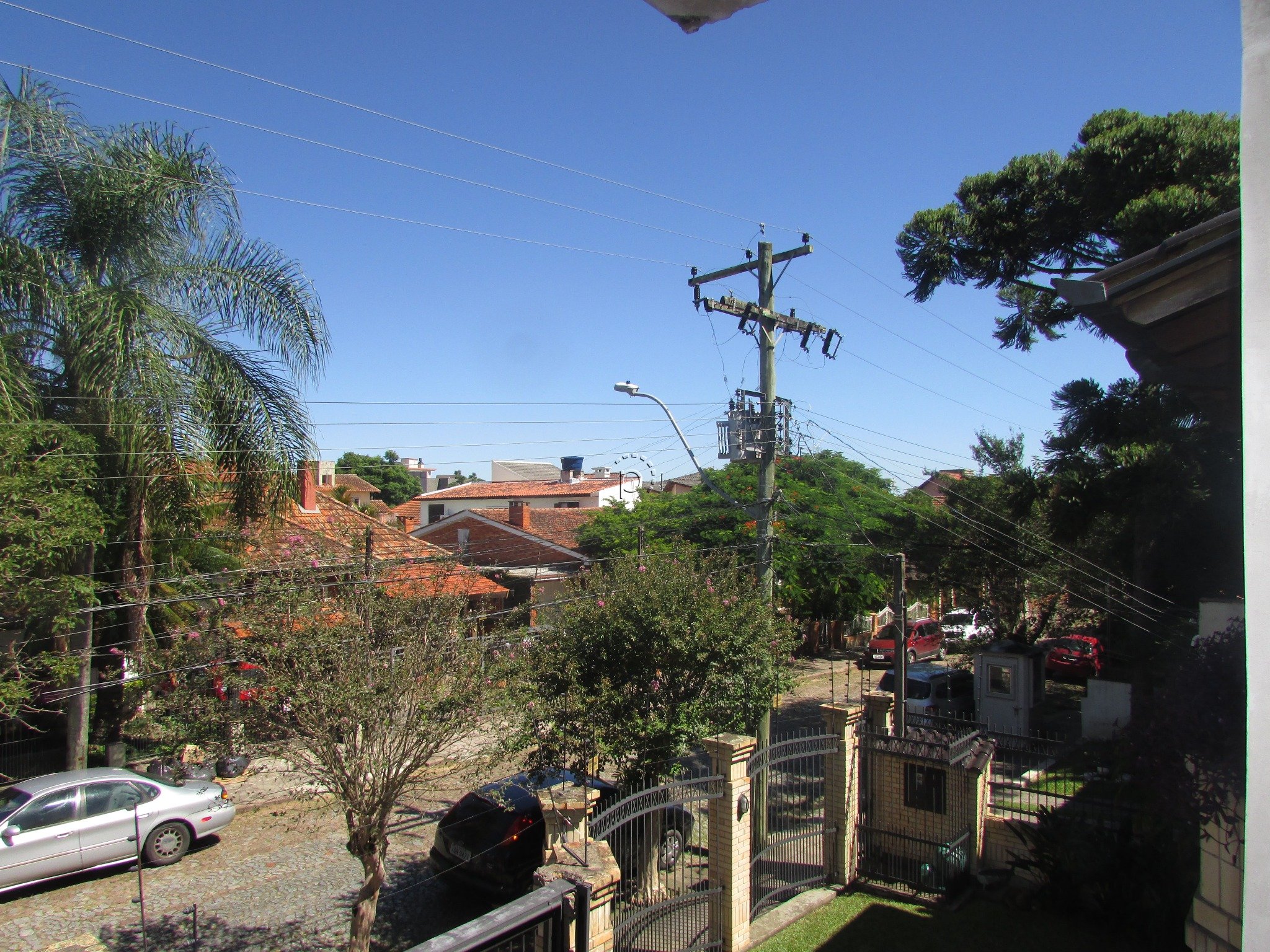 Casa à venda com 243m², 4 quartos, 1 suíte, 3 vagas no bairro Tristeza em Porto Alegre - Foto 3