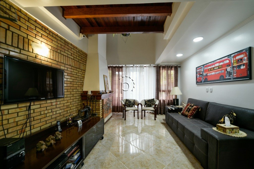 Casa à venda com 178m², 3 quartos, 1 suíte, 2 vagas no bairro Tristeza em Porto Alegre