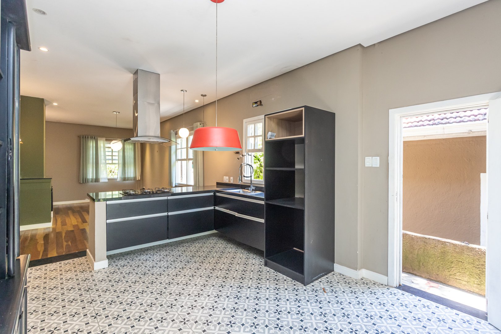 Casa à venda com 338m², 4 quartos, 1 suíte, 4 vagas no bairro Espirito Santo em Porto Alegre - Foto 12