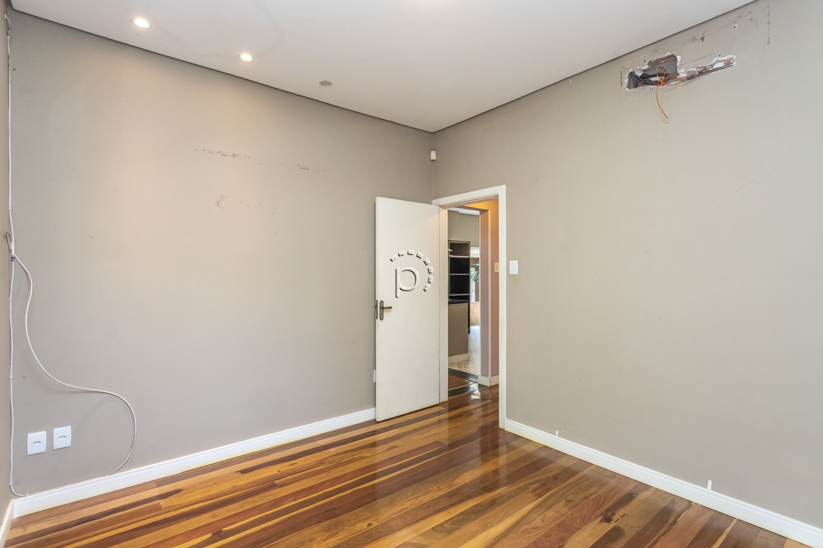 Casa à venda com 338m², 4 quartos, 1 suíte, 4 vagas no bairro Espirito Santo em Porto Alegre - Foto 23