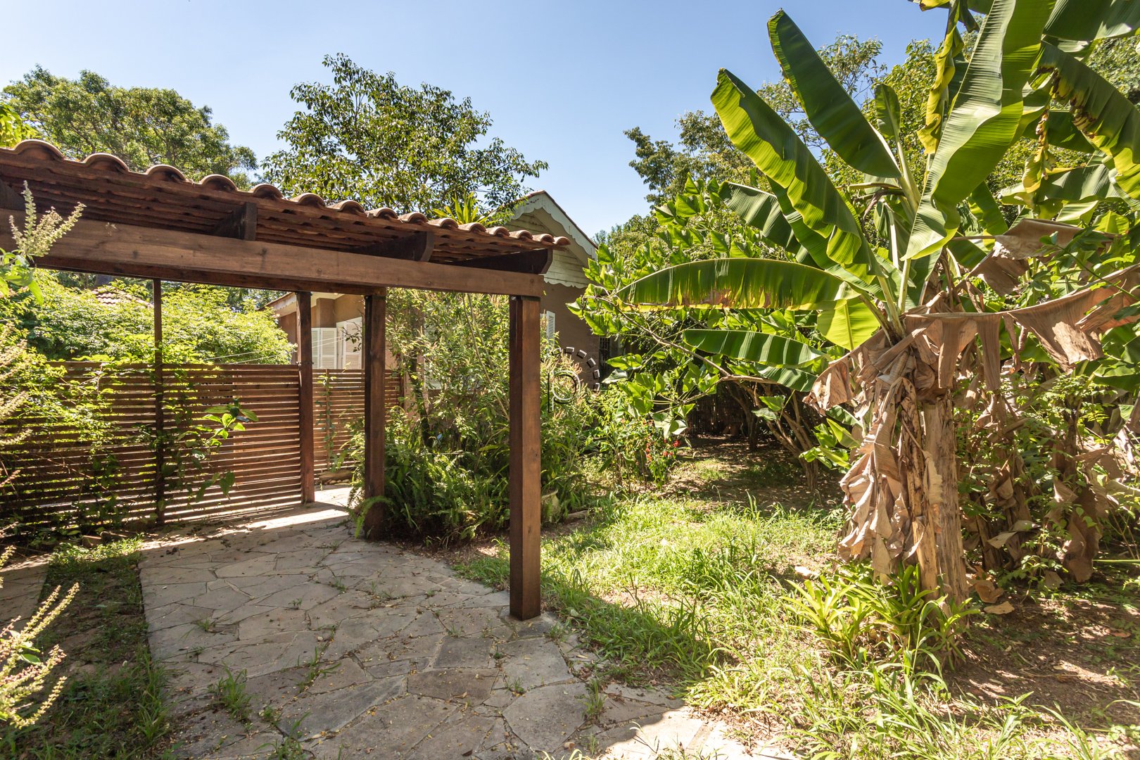 Casa à venda com 338m², 4 quartos, 1 suíte, 4 vagas no bairro Espirito Santo em Porto Alegre - Foto 33