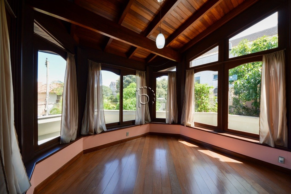 Casa à venda com 646m², 4 quartos, 2 suítes, 3 vagas no bairro Jardim Isabel em Porto Alegre - Foto 3