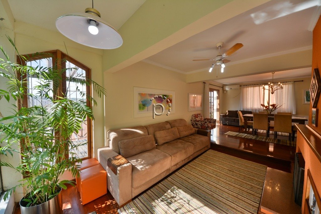 Casa à venda com 394m², 4 quartos, 2 suítes, 5 vagas no bairro Vila Assunção em Porto Alegre - Foto 6