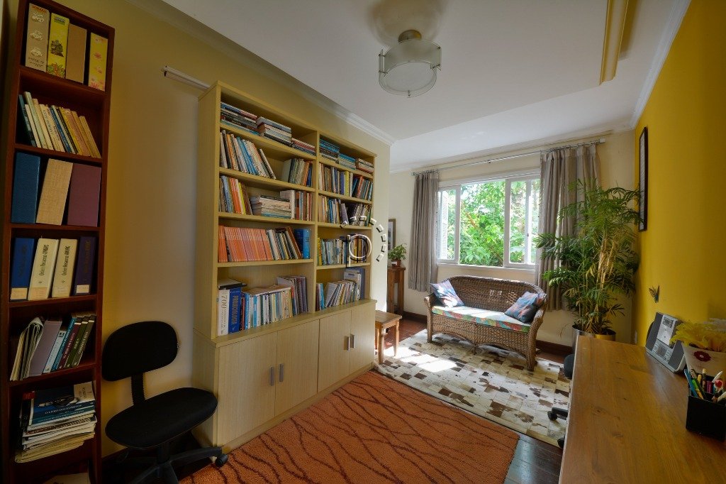 Casa à venda com 394m², 4 quartos, 2 suítes, 5 vagas no bairro Vila Assunção em Porto Alegre - Foto 9