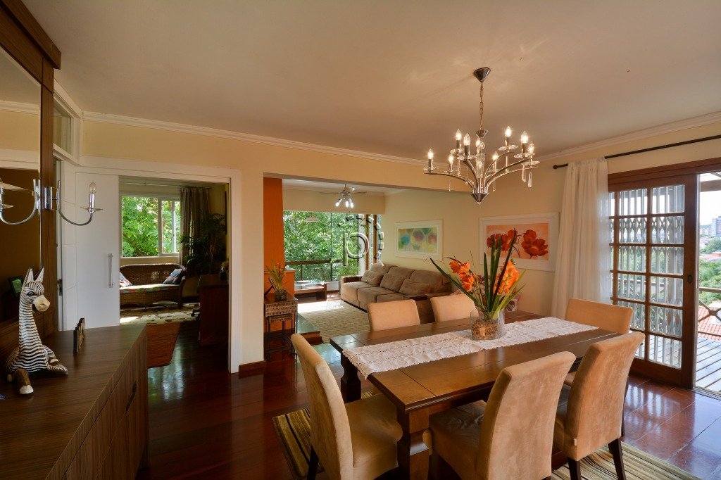 Casa à venda com 394m², 4 quartos, 2 suítes, 5 vagas no bairro Vila Assunção em Porto Alegre - Foto 10