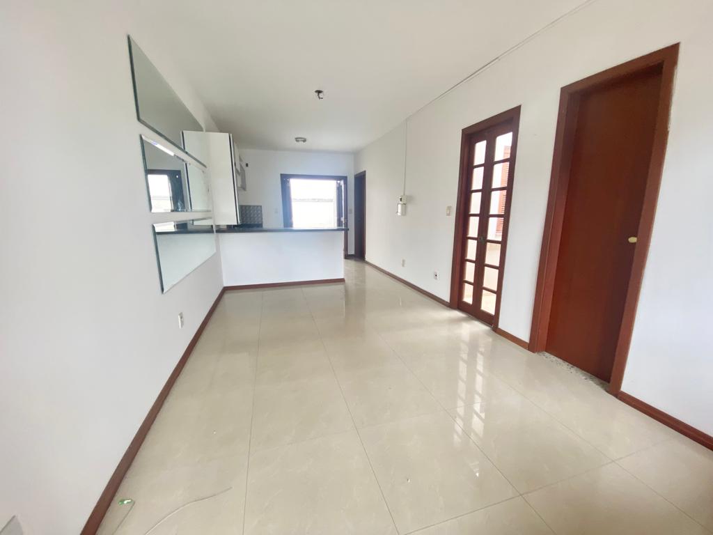 Casa à venda com 74m², 3 quartos, 1 suíte, 2 vagas no bairro Hípica em Porto Alegre - Foto 2