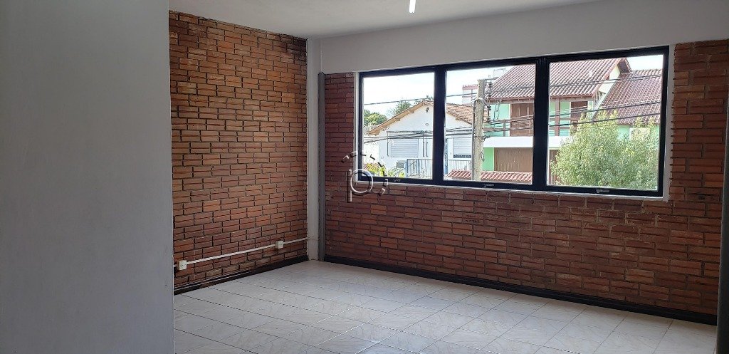 Casa Comercial à venda com 220m² no bairro Camaquã em Porto Alegre - Foto 2