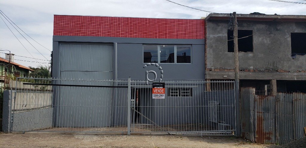 Casa Comercial à venda com 220m² no bairro Camaquã em Porto Alegre