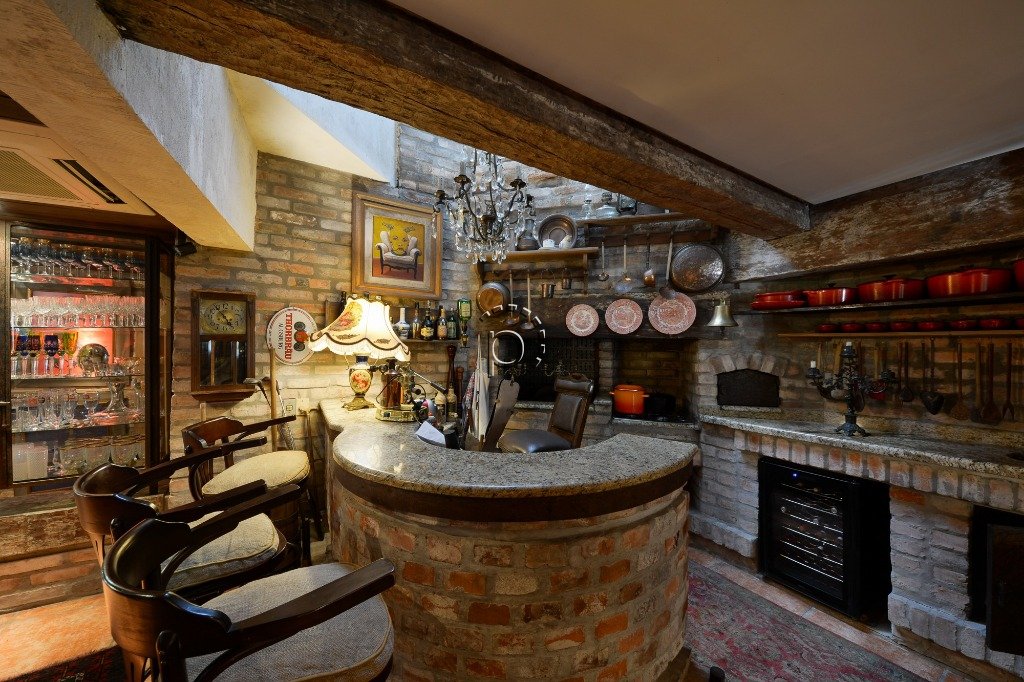 Casa à venda com 418m², 4 quartos, 2 suítes, 2 vagas no bairro Jardim Isabel em Porto Alegre - Foto 4