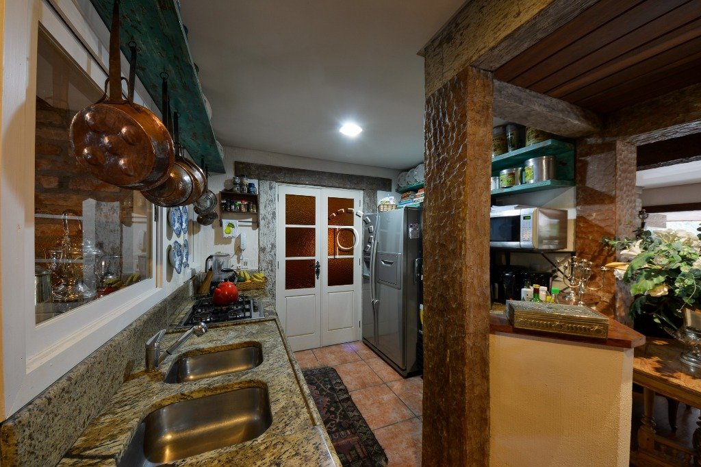 Casa à venda com 418m², 4 quartos, 2 suítes, 2 vagas no bairro Jardim Isabel em Porto Alegre - Foto 6