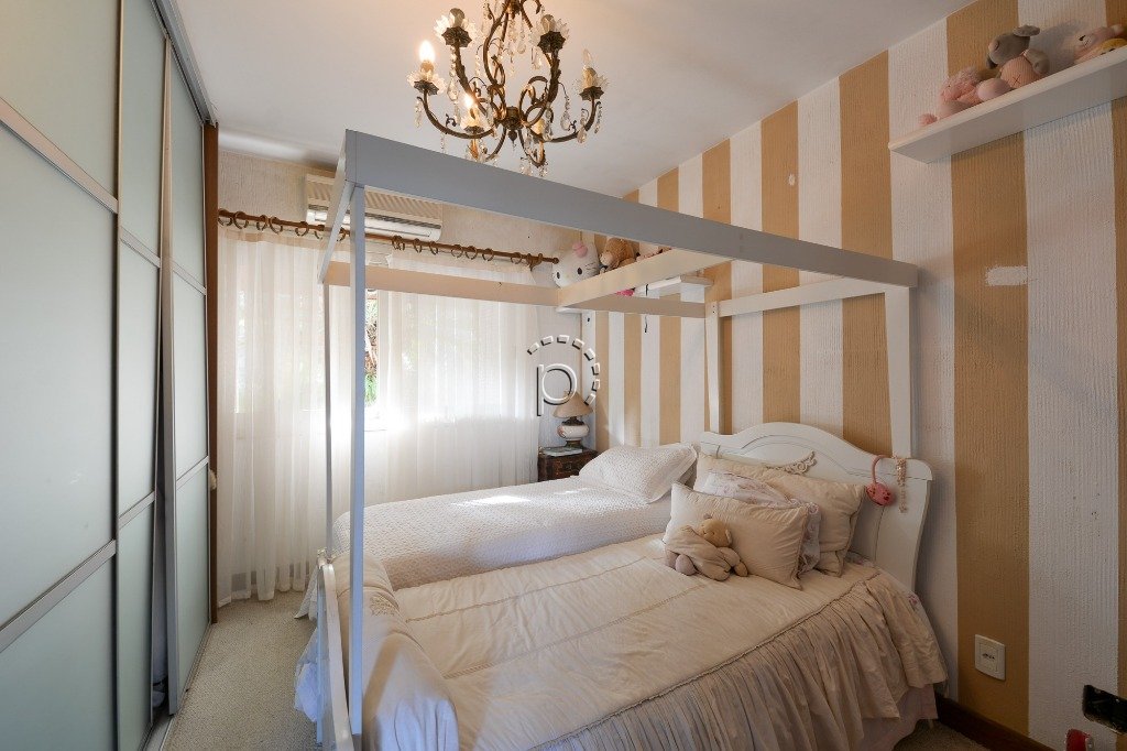 Casa à venda com 418m², 4 quartos, 2 suítes, 2 vagas no bairro Jardim Isabel em Porto Alegre - Foto 11