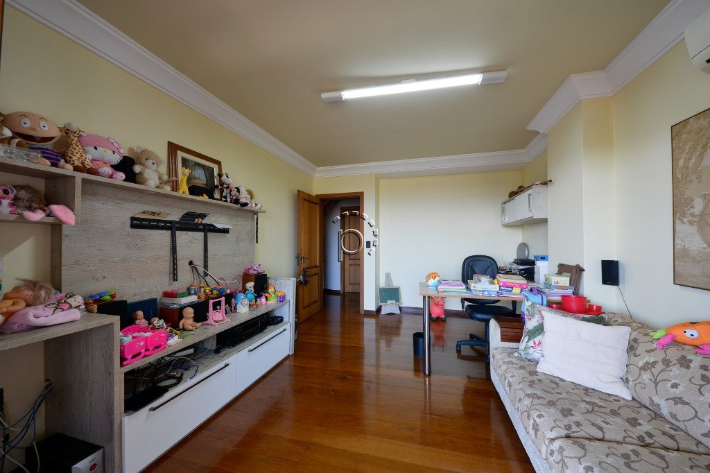 Casa à venda com 411m², 4 quartos, 2 suítes, 4 vagas no bairro Jardim Isabel em Porto Alegre - Foto 17