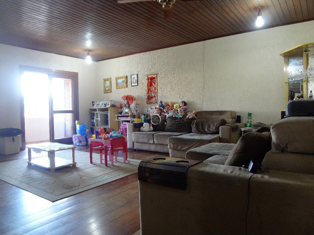 Casa à venda com 265m², 4 quartos, 5 vagas no bairro Cavalhada em Porto Alegre - Foto 2