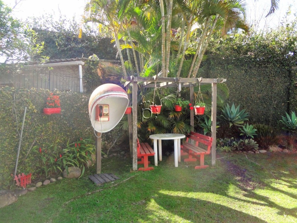 Casa à venda com 236m², 3 quartos, 1 suíte, 3 vagas no bairro Guarujá em Porto Alegre - Foto 23