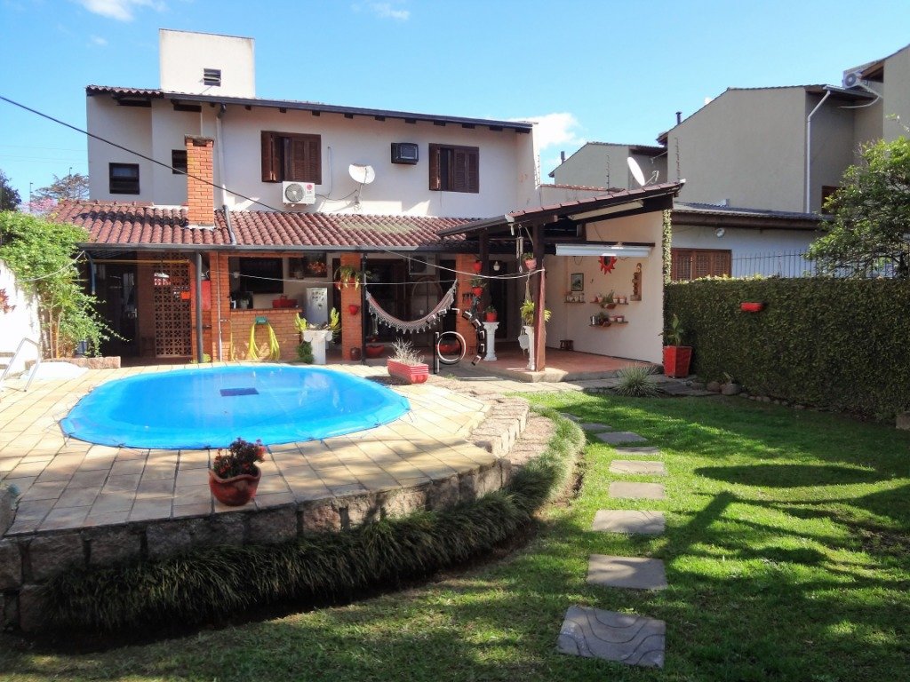 Casa à venda com 236m², 3 quartos, 1 suíte, 3 vagas no bairro Guarujá em Porto Alegre - Foto 21