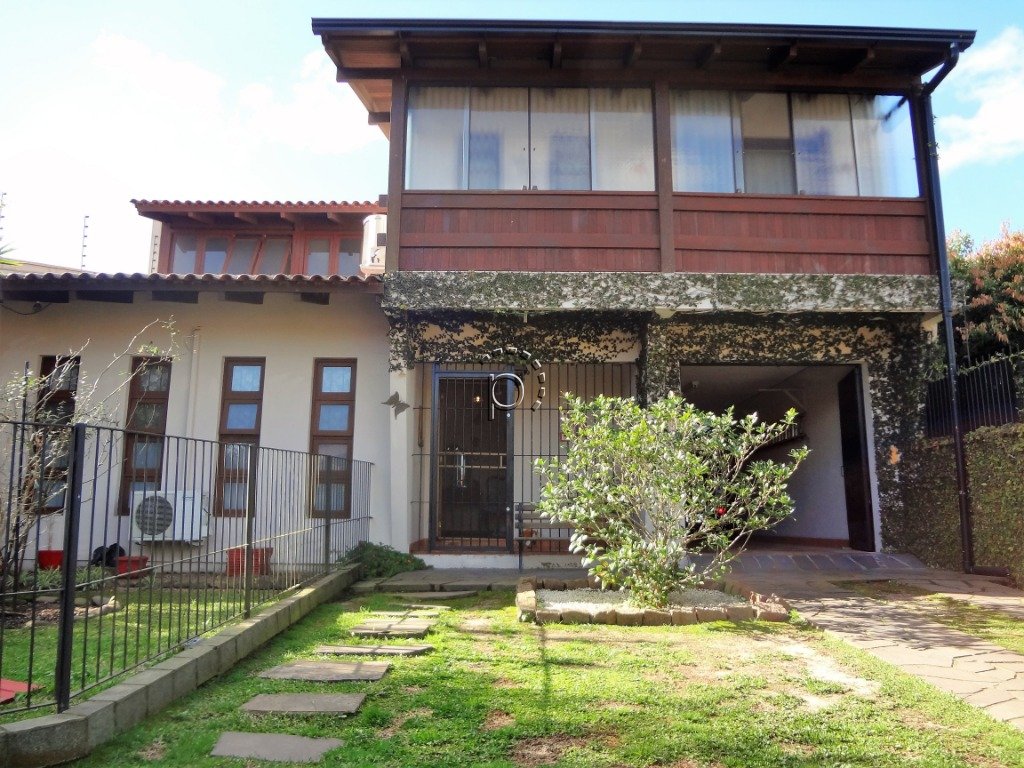 Casa à venda com 236m², 3 quartos, 1 suíte, 3 vagas no bairro Guarujá em Porto Alegre - Foto 29