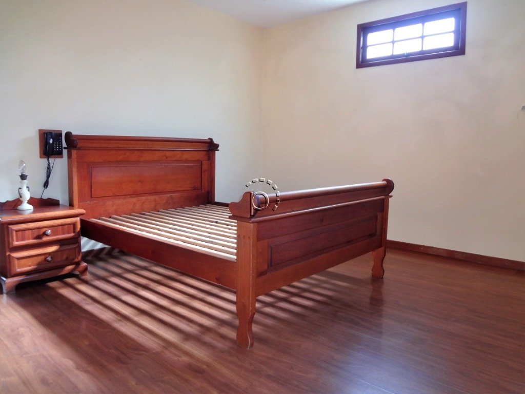 Casa à venda com 236m², 3 quartos, 1 suíte, 3 vagas no bairro Guarujá em Porto Alegre - Foto 14