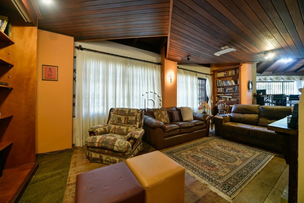 Casa à venda com 300m², 3 quartos, 1 suíte, 4 vagas no bairro Vila Assunção em Porto Alegre - Foto 4