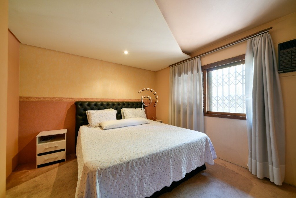 Casa à venda com 300m², 3 quartos, 1 suíte, 4 vagas no bairro Vila Assunção em Porto Alegre - Foto 10