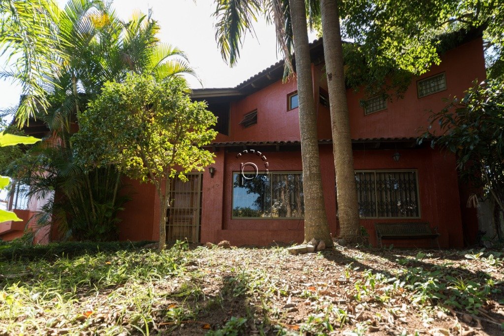 Casa à venda com 300m², 3 quartos, 1 suíte, 4 vagas no bairro Vila Assunção em Porto Alegre