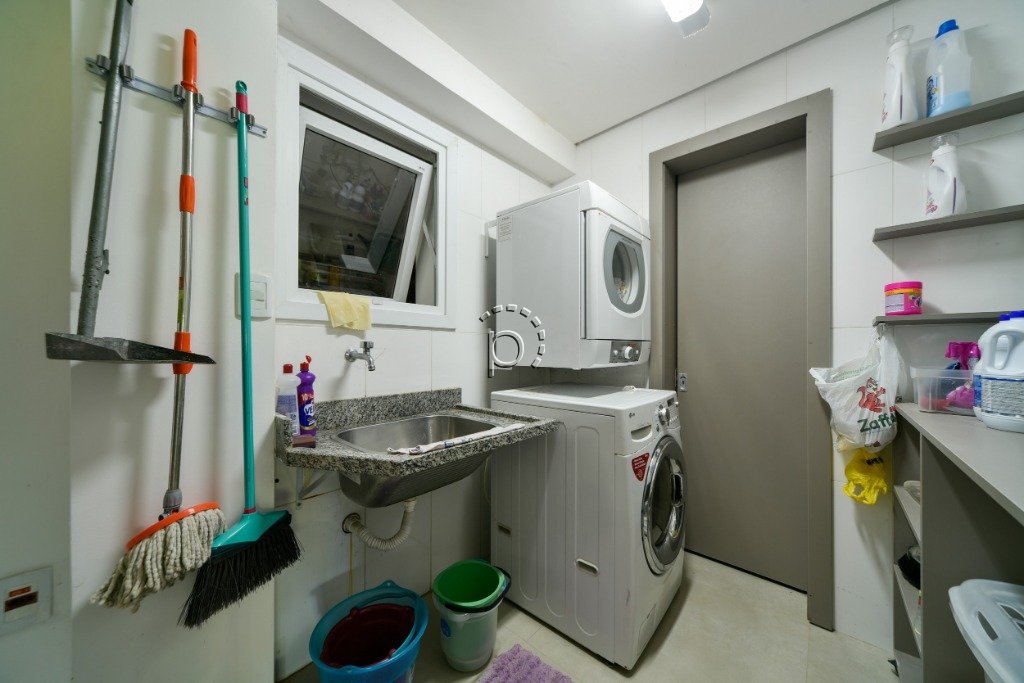 Casa à venda com 631m², 4 quartos, 4 suítes, 2 vagas no bairro Vila Assunção em Porto Alegre - Foto 25