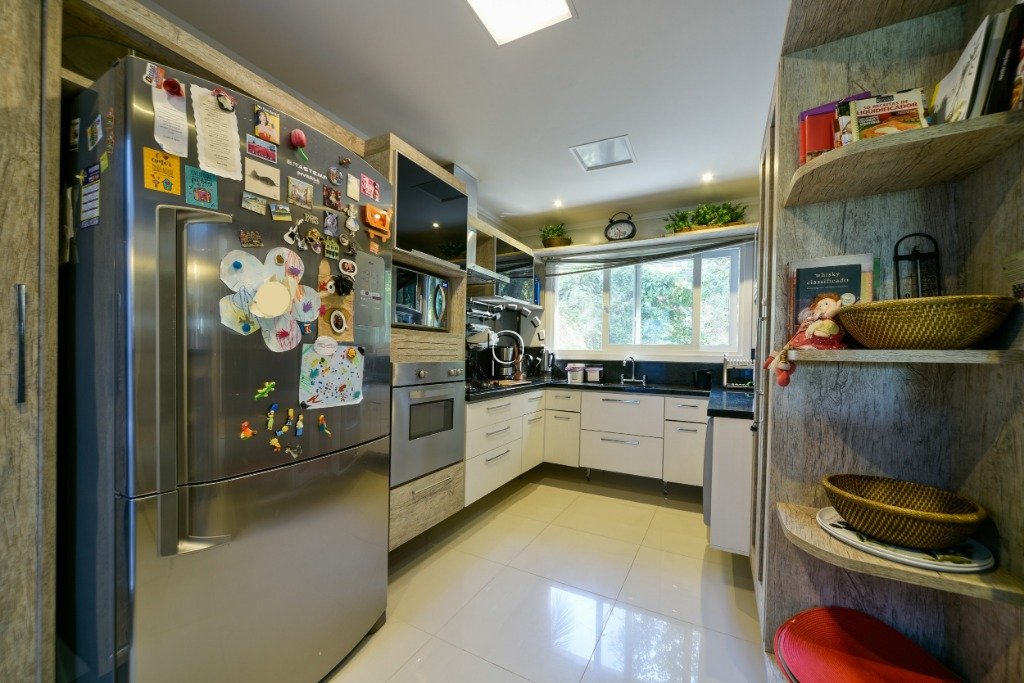 Casa à venda com 631m², 4 quartos, 4 suítes, 2 vagas no bairro Vila Assunção em Porto Alegre - Foto 8