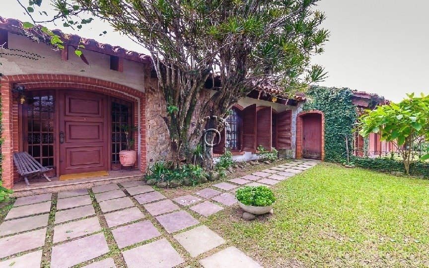 Casa à venda com 360m², 6 quartos, 2 suítes, 4 vagas no bairro Vila Assunção em Porto Alegre - Foto 8