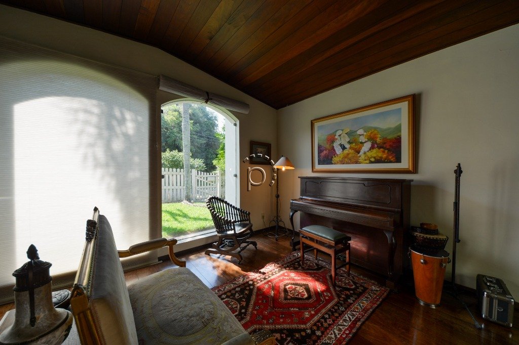 Casa à venda com 422m², 5 quartos, 3 suítes, 3 vagas no bairro Vila Assunção em Porto Alegre - Foto 3