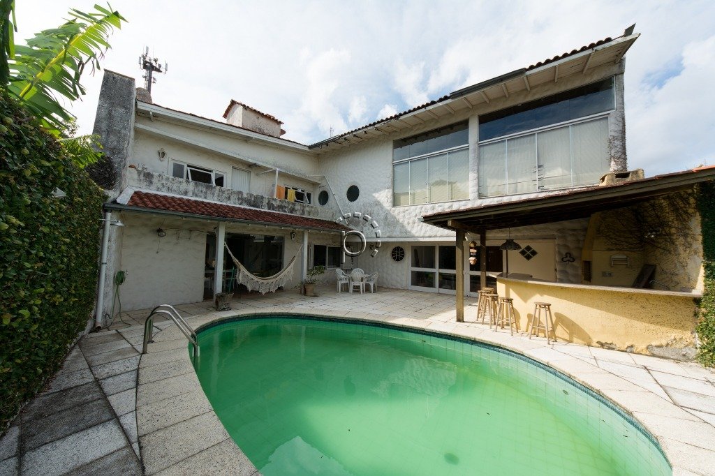 Casa à venda com 422m², 5 quartos, 3 suítes, 3 vagas no bairro Vila Assunção em Porto Alegre - Foto 2