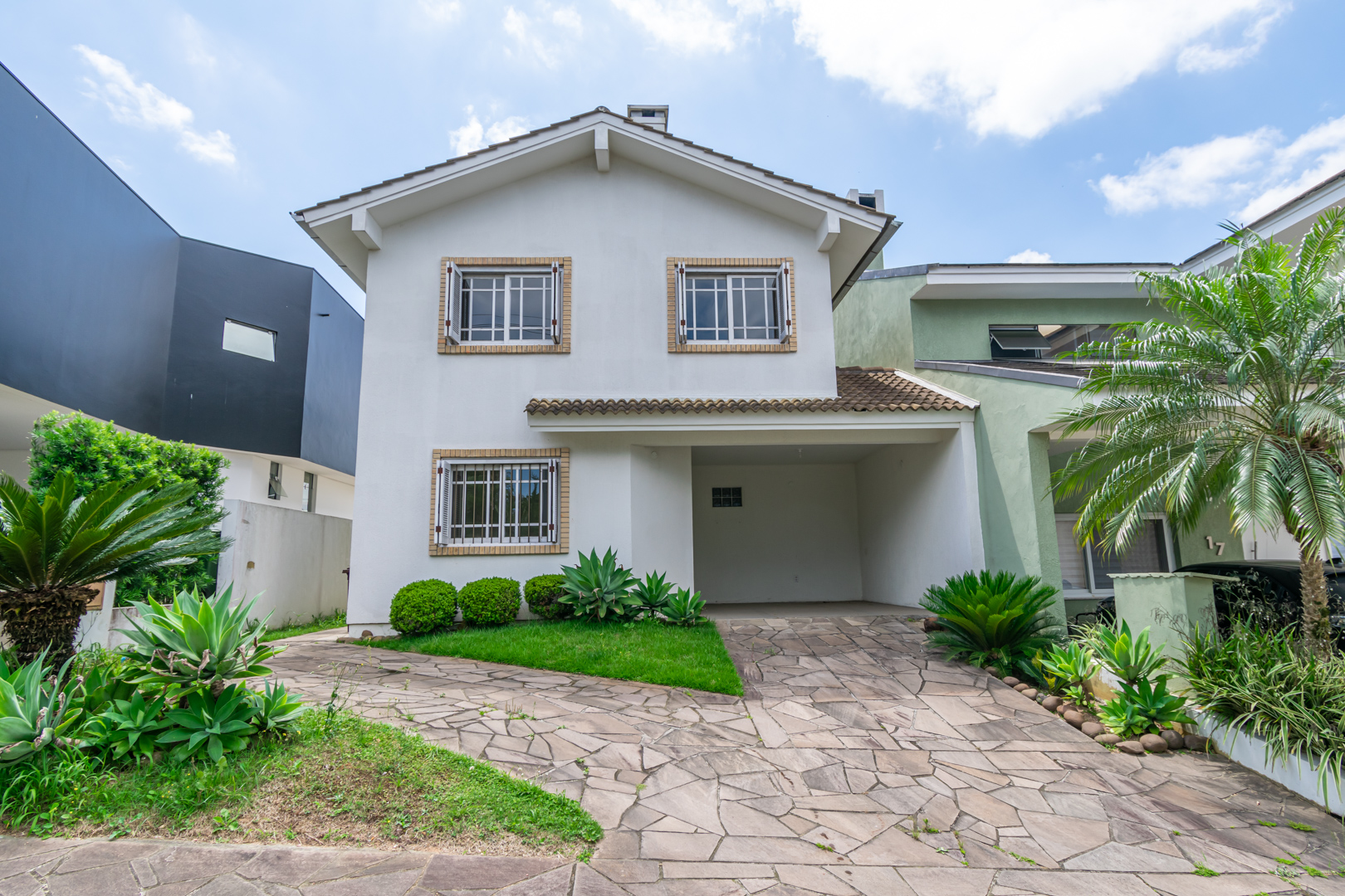 Casa em Condomínio à venda com 159m², 3 quartos, 1 suíte, 3 vagas no bairro Hípica em Porto Alegre