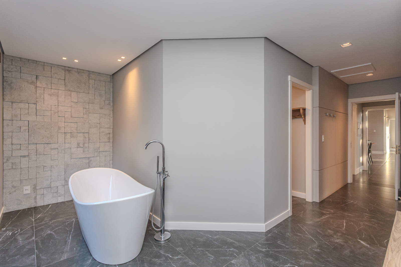 Casa em Condomínio à venda com 197m², 3 quartos, 1 suíte, 4 vagas no bairro Terra Ville em Porto Alegre - Foto 25