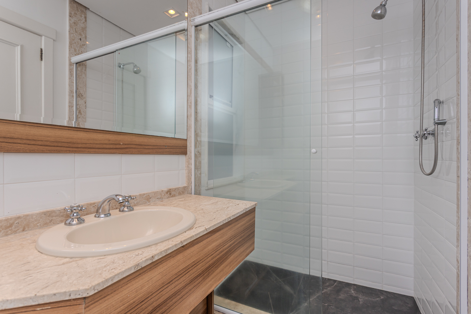 Casa em Condomínio à venda com 197m², 3 quartos, 1 suíte, 4 vagas no bairro Terra Ville em Porto Alegre - Foto 34