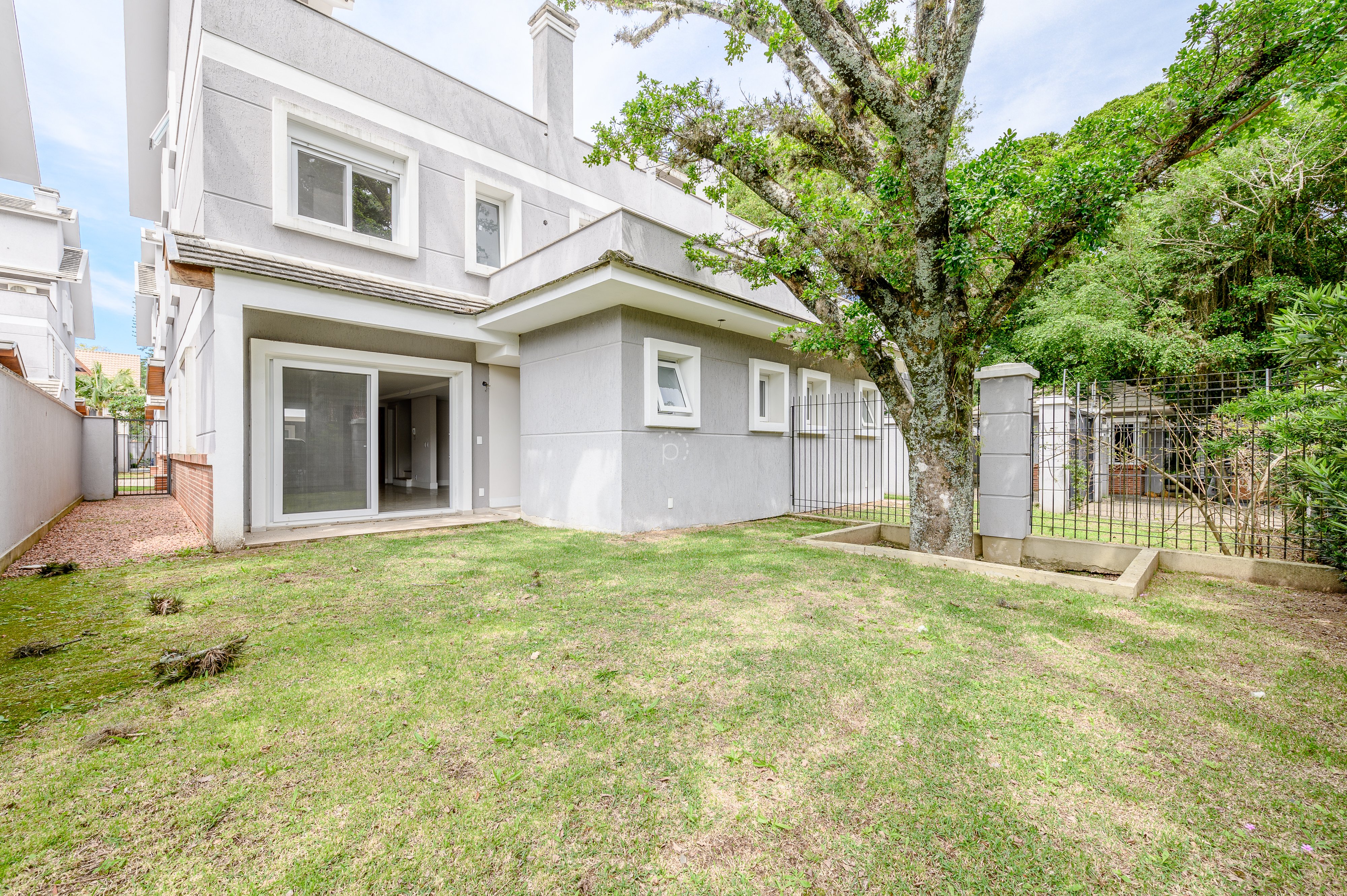 Casa em Condomínio à venda com 241m², 3 quartos, 2 vagas no bairro Tristeza em Porto Alegre