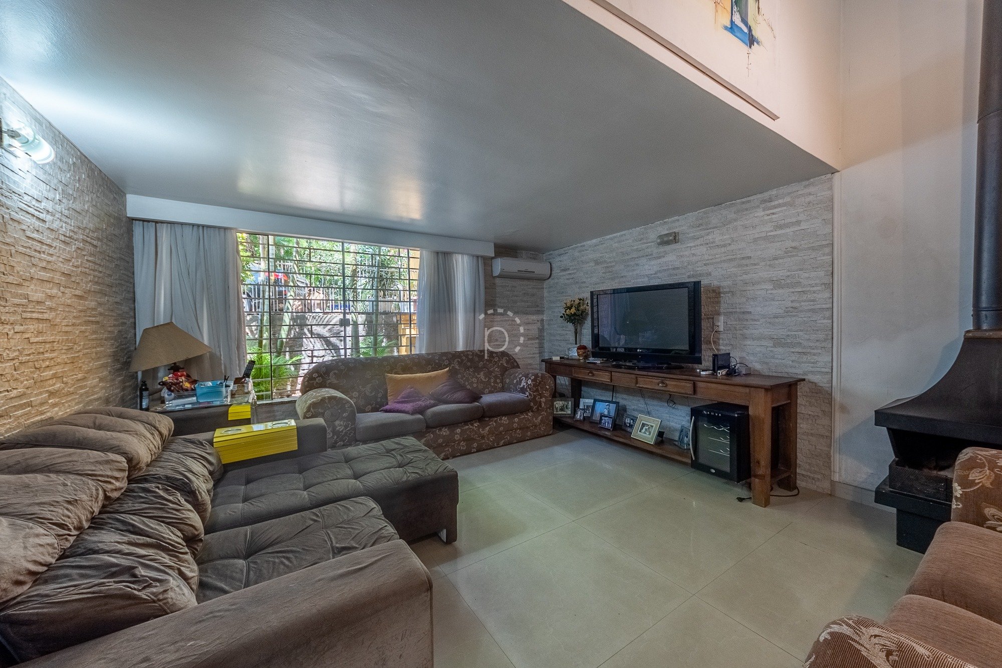 Casa à venda com 344m², 4 quartos, 1 suíte, 4 vagas no bairro Vila Assunção em Porto Alegre - Foto 3