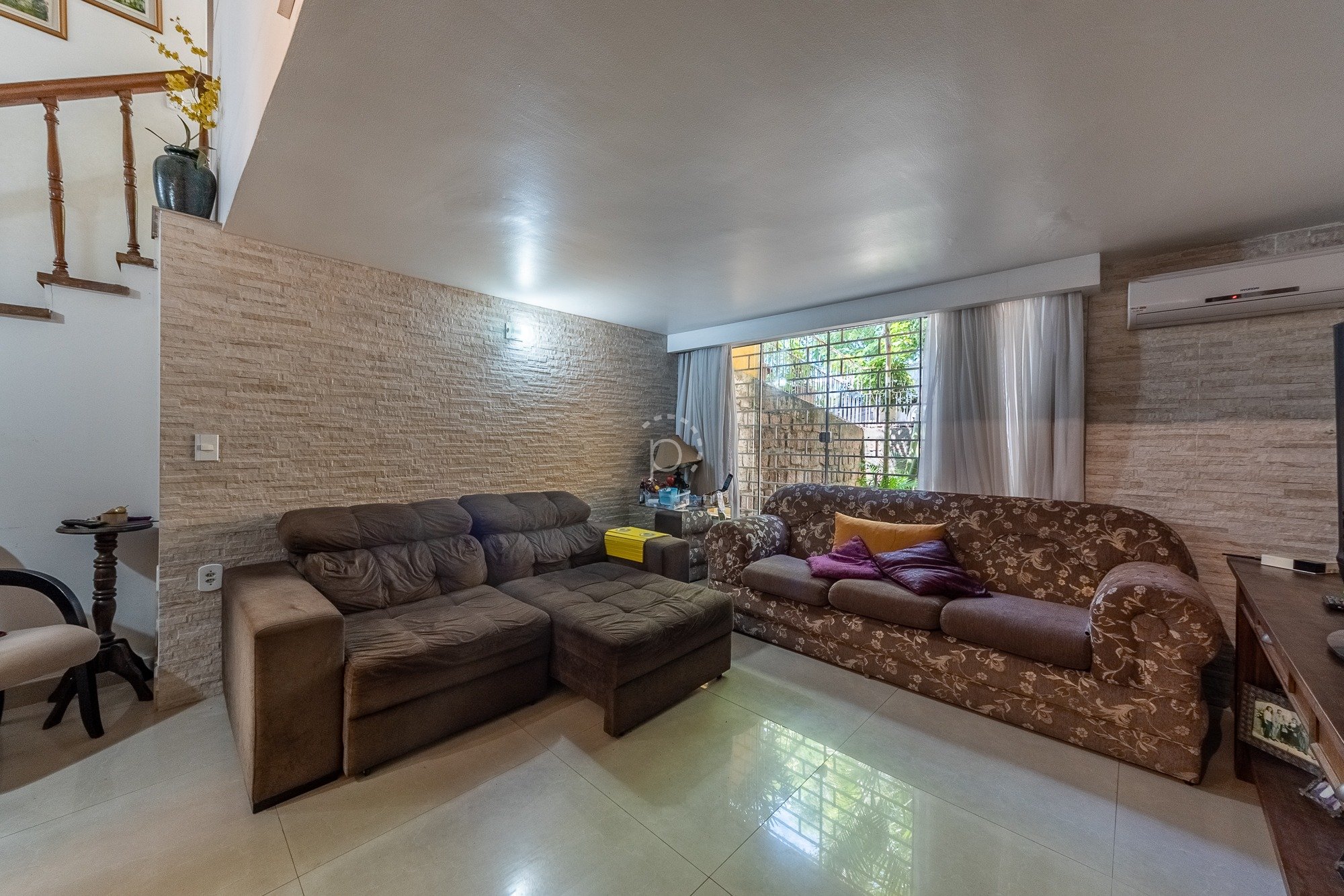 Casa à venda com 344m², 4 quartos, 1 suíte, 4 vagas no bairro Vila Assunção em Porto Alegre - Foto 2