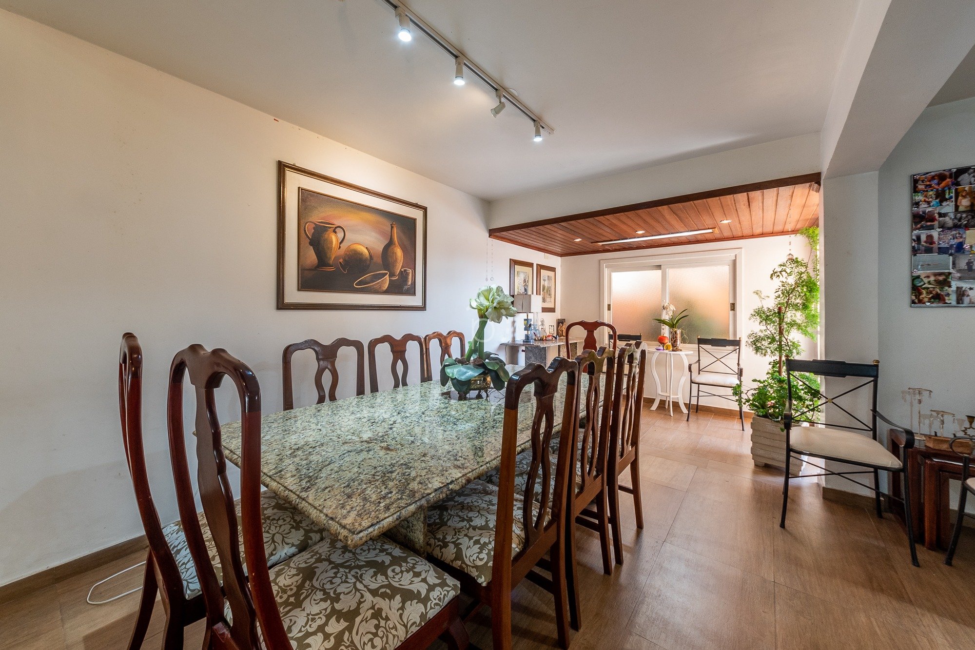 Casa à venda com 344m², 4 quartos, 1 suíte, 4 vagas no bairro Vila Assunção em Porto Alegre - Foto 5