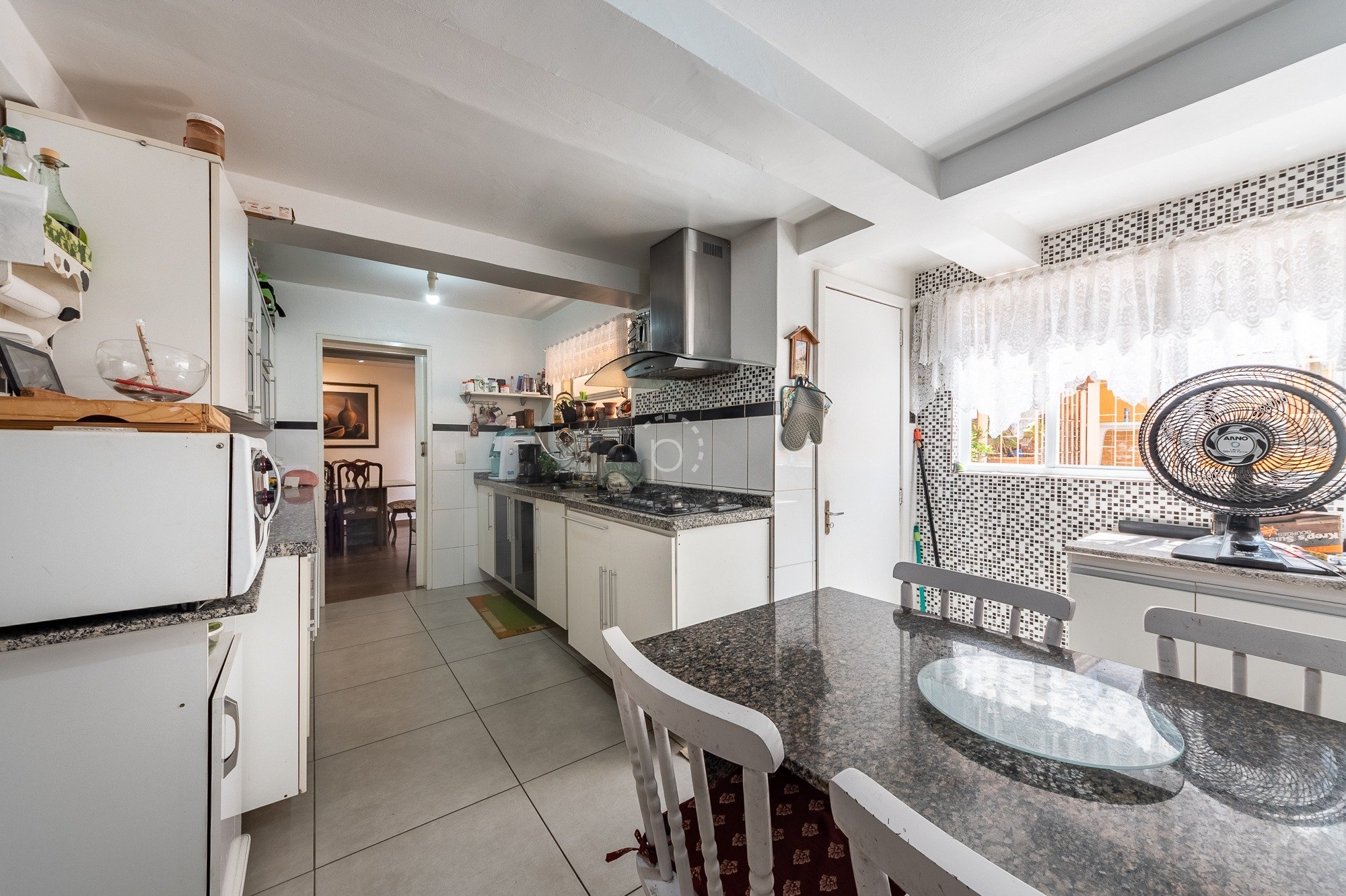 Casa à venda com 344m², 4 quartos, 1 suíte, 4 vagas no bairro Vila Assunção em Porto Alegre - Foto 8