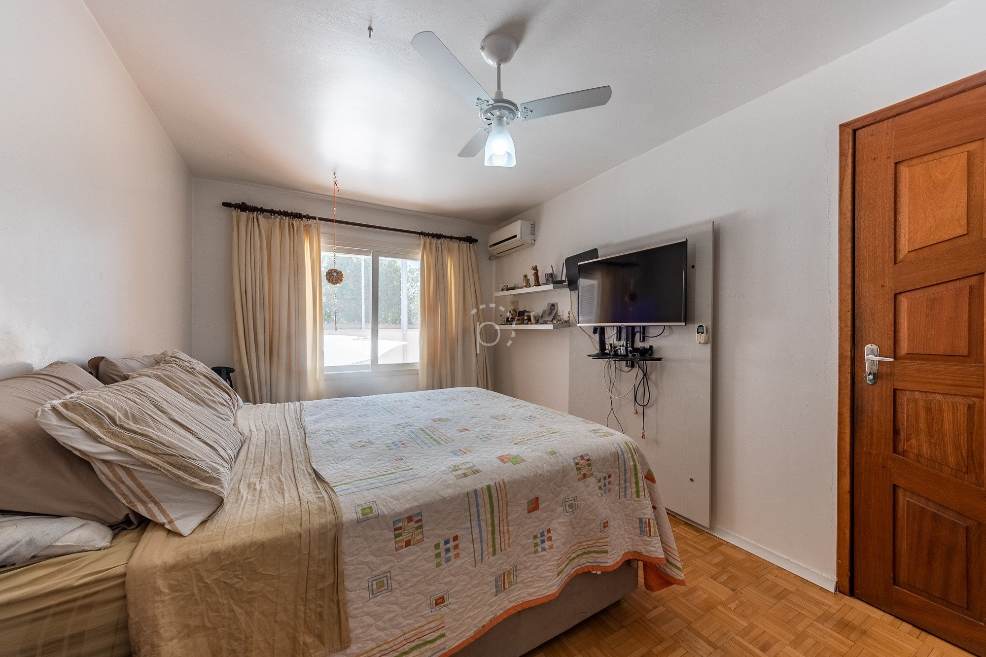 Casa à venda com 344m², 4 quartos, 1 suíte, 4 vagas no bairro Vila Assunção em Porto Alegre - Foto 11