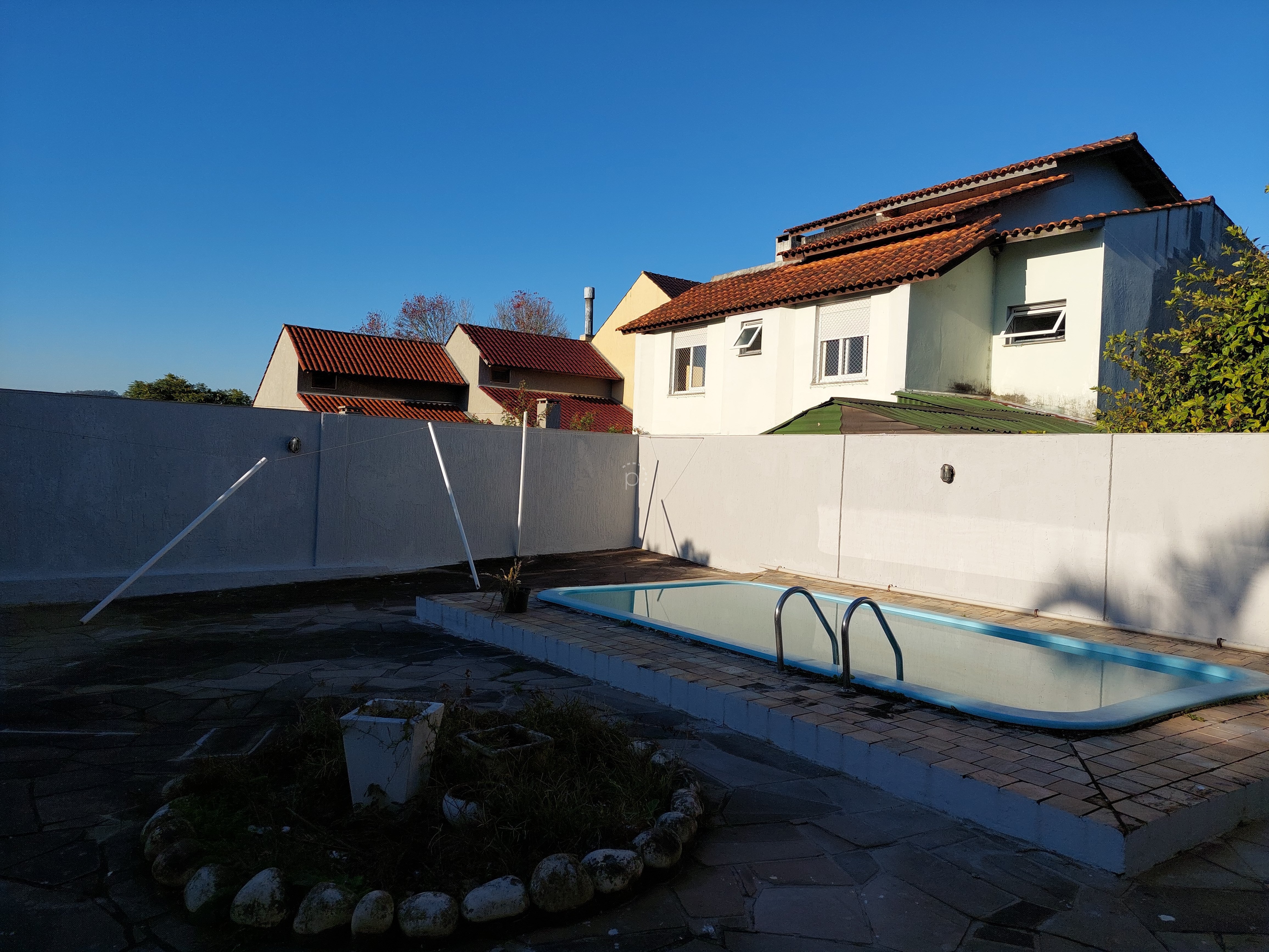 Casa à venda com 320m², 3 quartos, 1 suíte, 3 vagas no bairro Ipanema em Porto Alegre - Foto 11