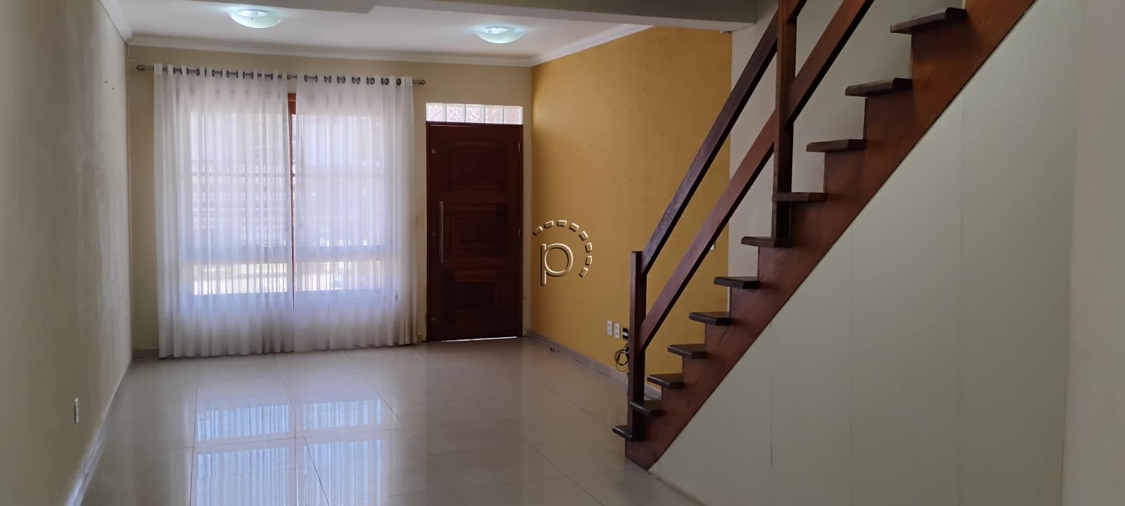 Casa à venda com 136m², 3 quartos, 3 suítes, 1 vaga no bairro Guarujá em Porto Alegre