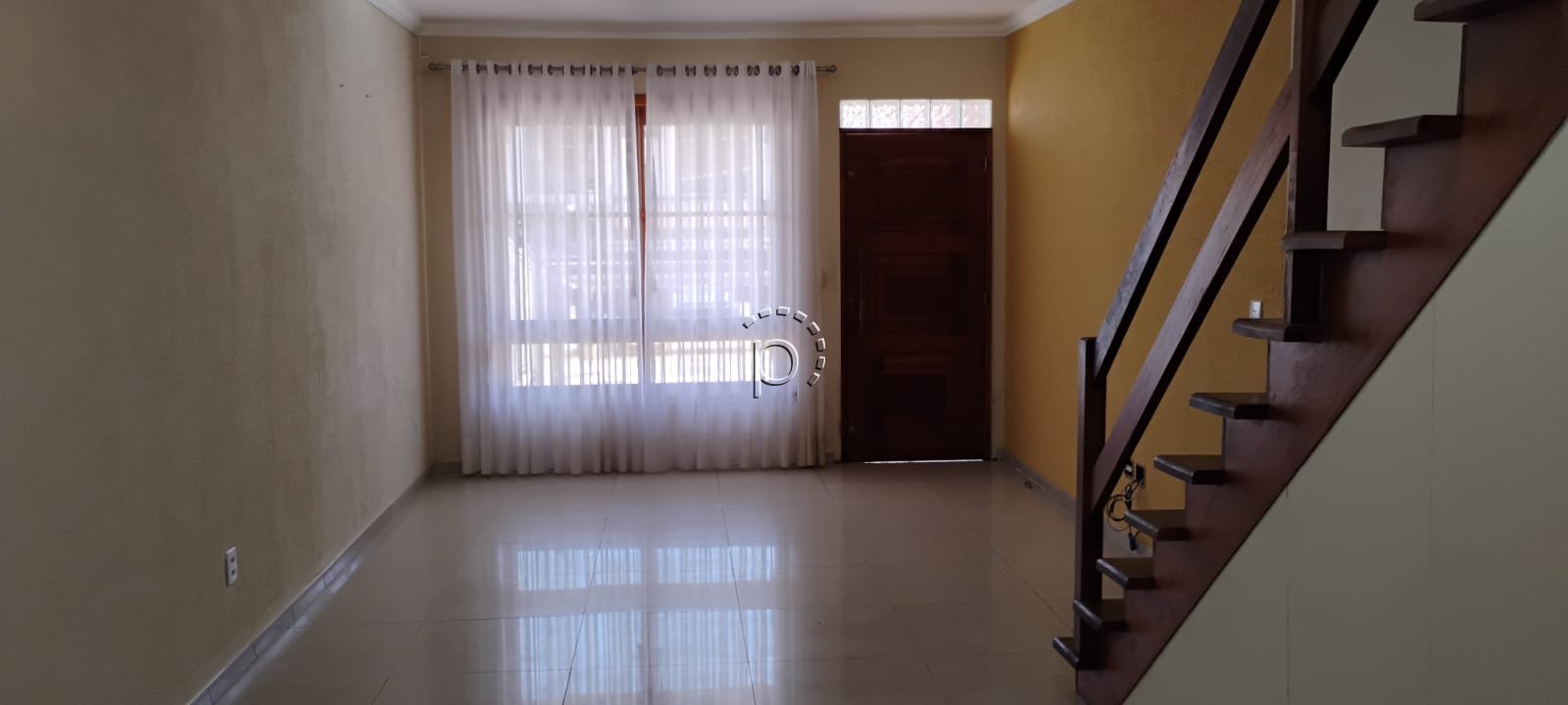 Casa à venda com 136m², 3 quartos, 3 suítes, 1 vaga no bairro Guarujá em Porto Alegre - Foto 2