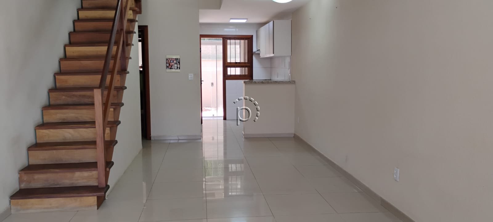 Casa à venda com 136m², 3 quartos, 3 suítes, 1 vaga no bairro Guarujá em Porto Alegre - Foto 4